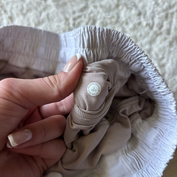 Lululemon Hotty Hot Short II *2.5" - White - Picture 6 of 6